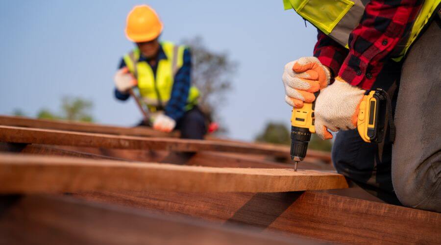 Professional gutter cleaning in Ferndale, CA